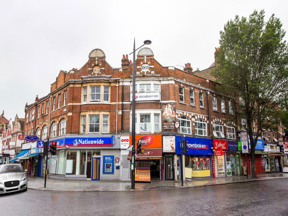 The Broadway Hotel - London Heathrow Саутхолл Экстерьер фото