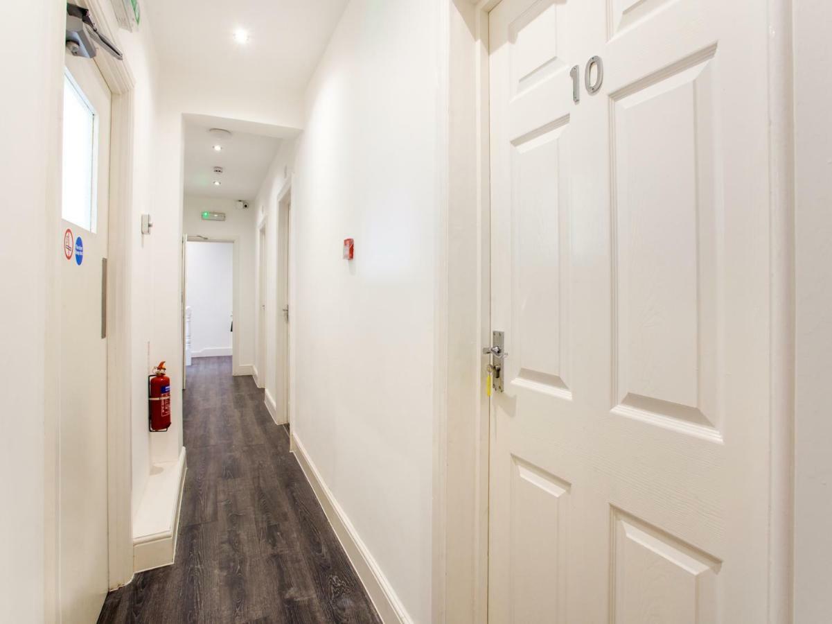 The Broadway Hotel - London Heathrow Саутхолл Экстерьер фото