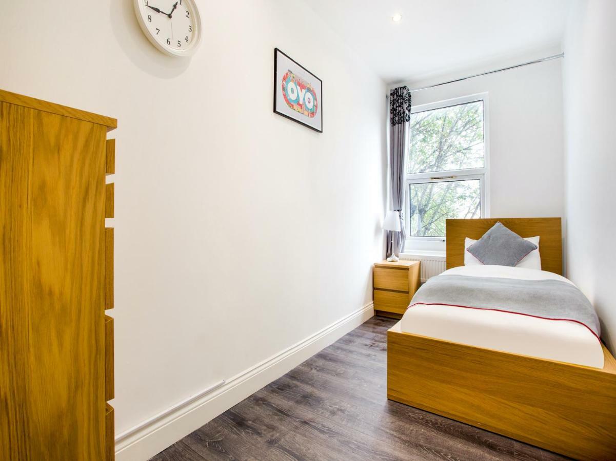 The Broadway Hotel - London Heathrow Саутхолл Экстерьер фото