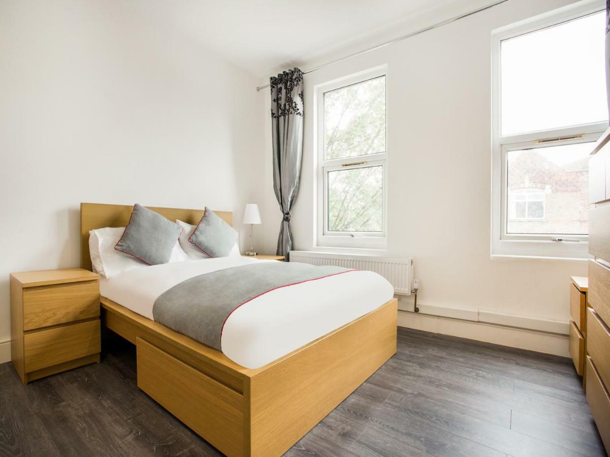 The Broadway Hotel - London Heathrow Саутхолл Экстерьер фото